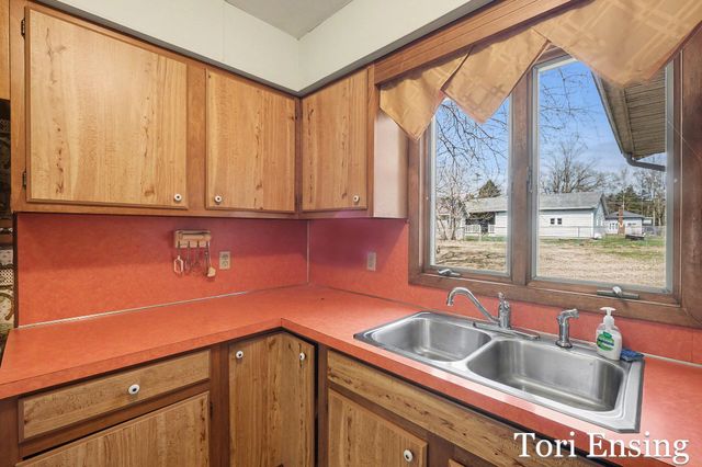 406 E North Street, Greenville, MI 48838