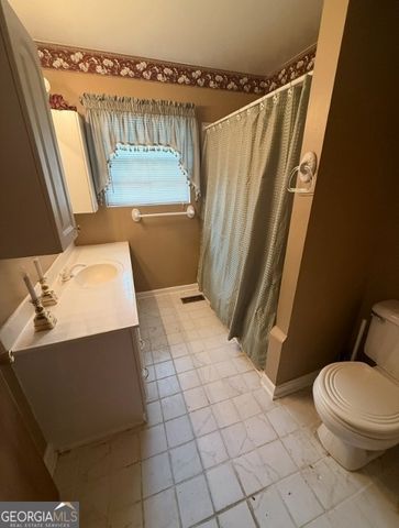 875 Prosperity Drive, Swainsboro, GA 30401