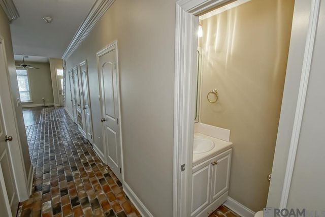 2321 Shadowbrook Dr, Baton Rouge, LA 70816