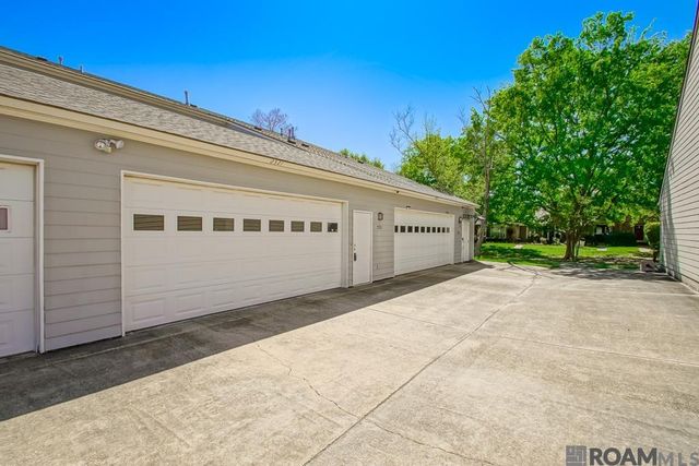 2321 Shadowbrook Dr, Baton Rouge, LA 70816