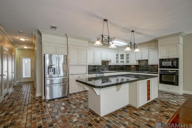 2321 Shadowbrook Dr, Baton Rouge, LA 70816