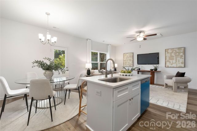 6924 Ridge Lane Road, Charlotte, NC 28262