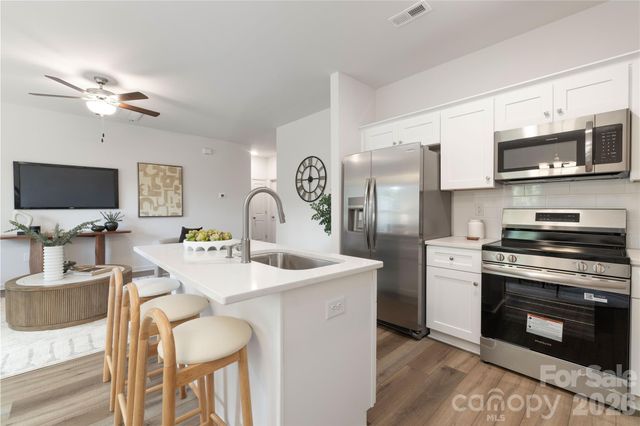 6924 Ridge Lane Road, Charlotte, NC 28262