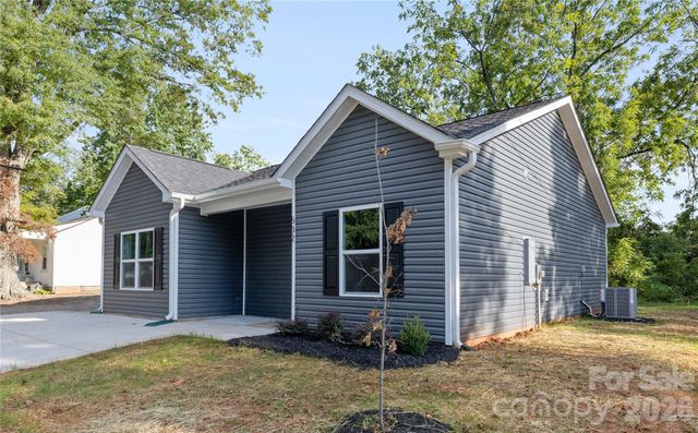 6924 Ridge Lane Road, Charlotte, NC 28262