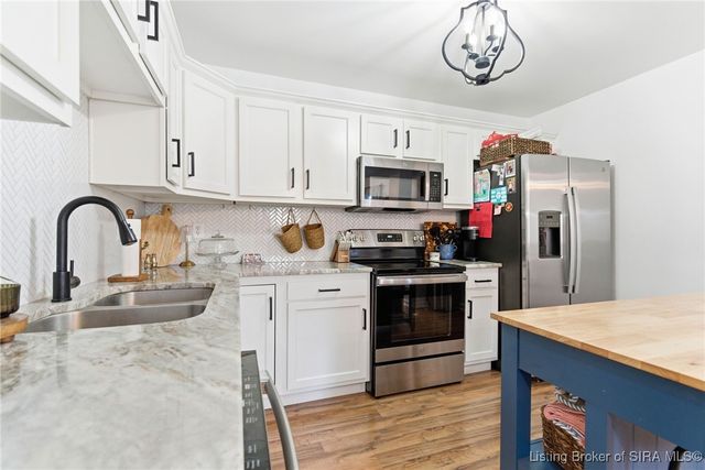 701 Cherokee Drive, New Albany, IN 47150