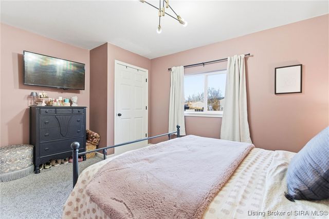 701 Cherokee Drive, New Albany, IN 47150