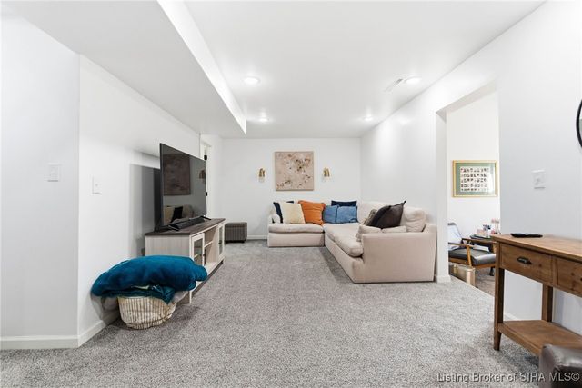 701 Cherokee Drive, New Albany, IN 47150