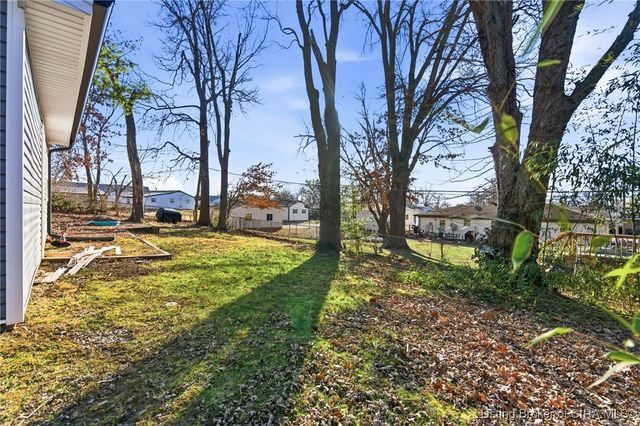 701 Cherokee Drive, New Albany, IN 47150