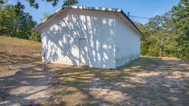 9052 Private Dr 3053, Ava, MO 65608