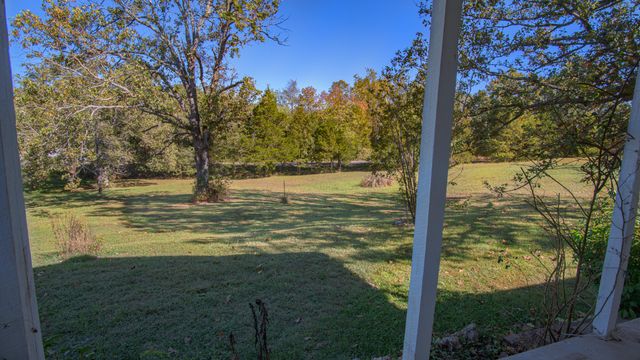9052 Private Dr 3053, Ava, MO 65608