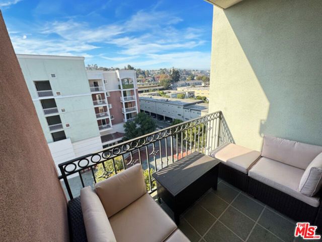 3750 Santa Rosalia Drive 604, Los Angeles, CA 90008