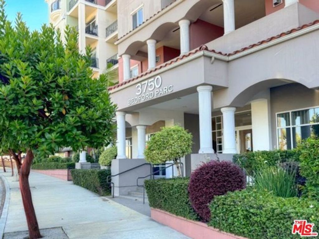 3750 Santa Rosalia Drive 604, Los Angeles, CA 90008