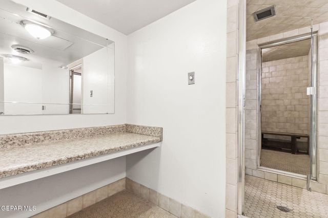 1800 N STANTON Street 403, El Paso, TX 79902