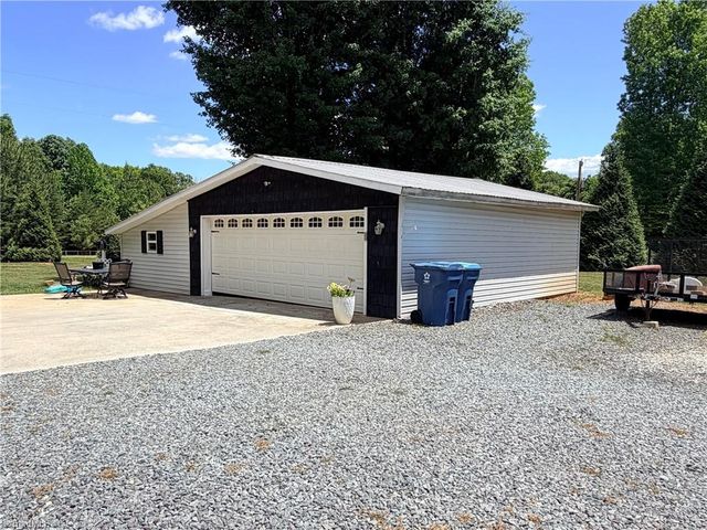 1920 Angell Road, Mocksville, NC 27028