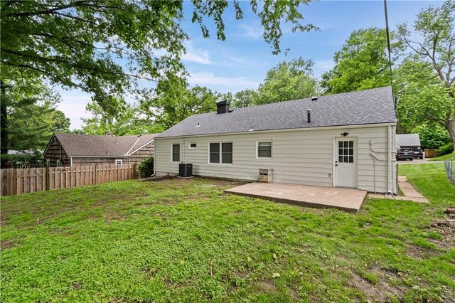 7507 High Drive, Prairie Village, KS 66208