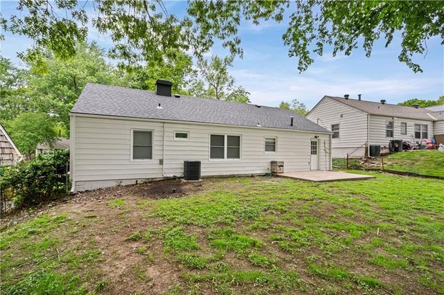 7507 High Drive, Prairie Village, KS 66208