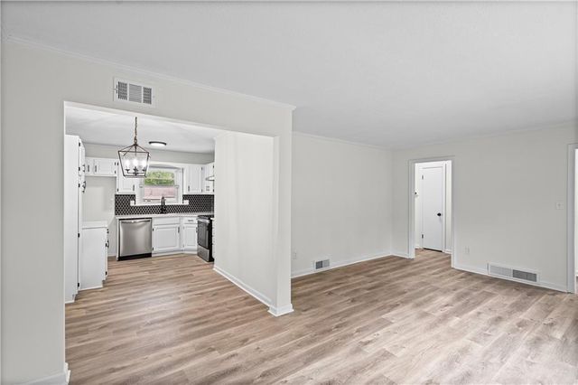 7507 High Drive, Prairie Village, KS 66208
