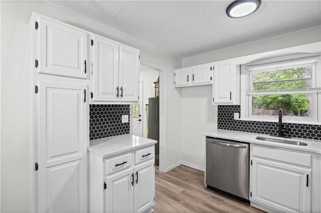 7507 High Drive, Prairie Village, KS 66208