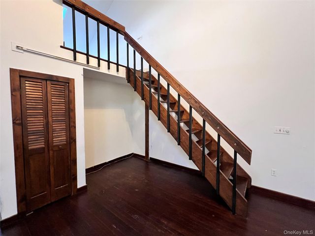 12 Bridge, Cornwall, NY 12518