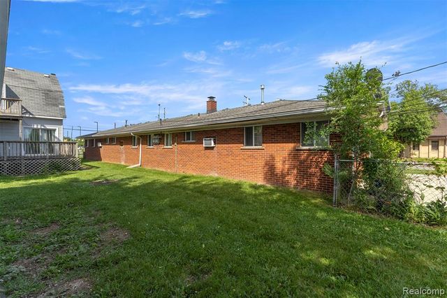 2056 Lafayette Boulevard, Lincoln Park, MI 48146