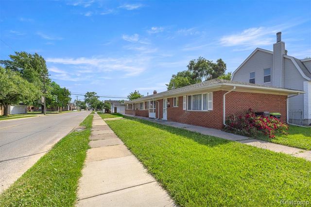 2056 Lafayette Boulevard, Lincoln Park, MI 48146