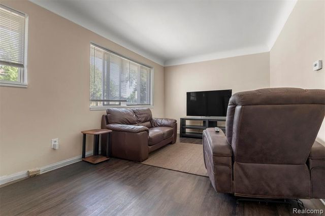 2056 Lafayette Boulevard, Lincoln Park, MI 48146