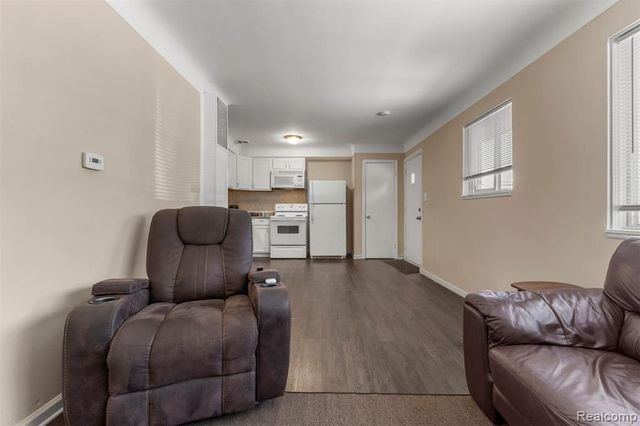 2056 Lafayette Boulevard, Lincoln Park, MI 48146