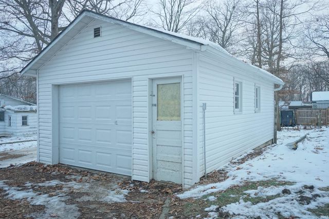 41 EMS D18C Lane, Syracuse, IN 46567