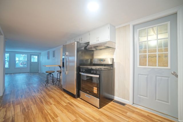 41 EMS D18C Lane, Syracuse, IN 46567