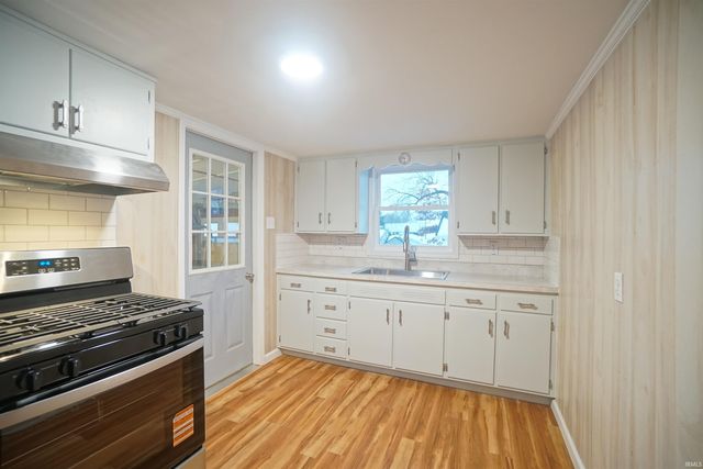 41 EMS D18C Lane, Syracuse, IN 46567