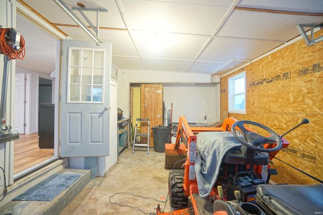 41 EMS D18C Lane, Syracuse, IN 46567