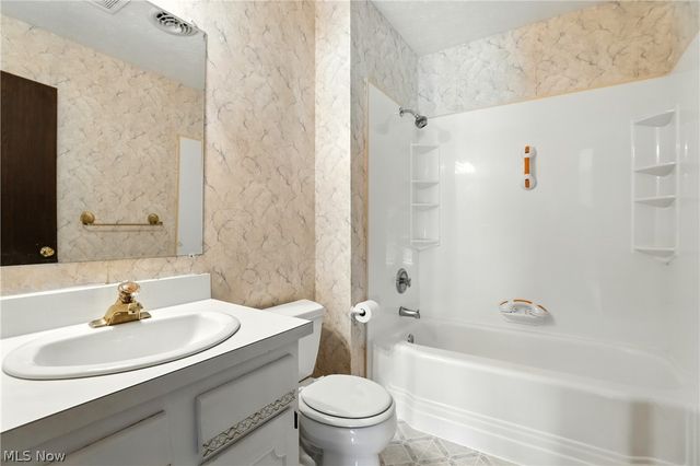 3976 Buckingham Drive, Brunswick, OH 44212