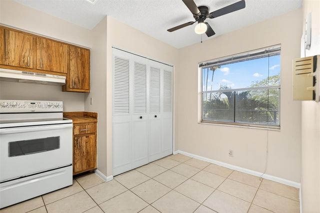 357 N Rock Island Rd 207, Margate, FL 33063