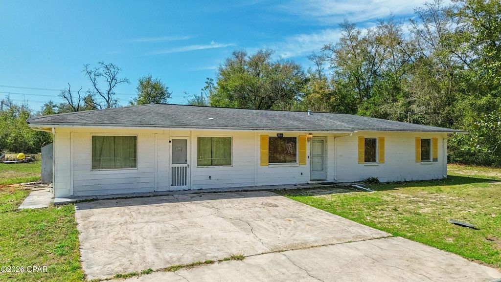 9541 Stauber Lane, Youngstown, FL 32466