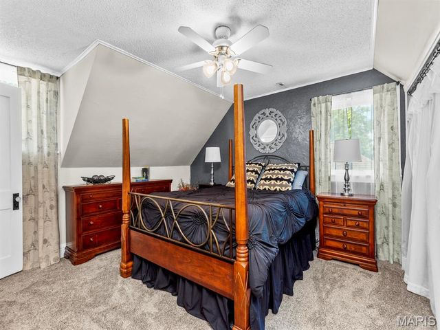 890 Warwick Lane, Glendale, MO 63122