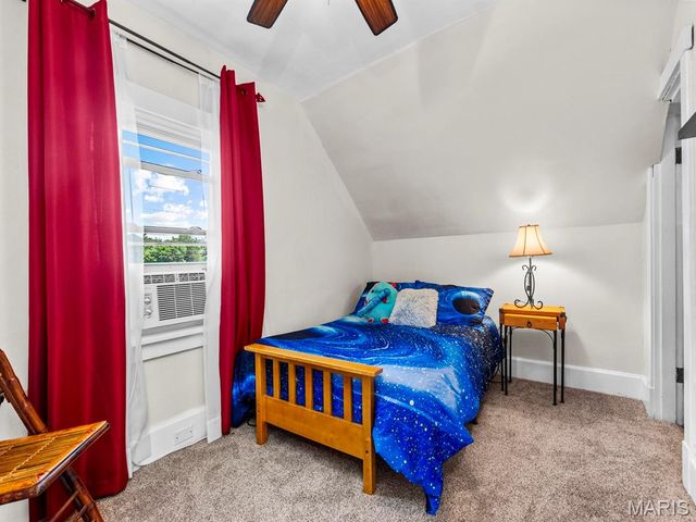 890 Warwick Lane, Glendale, MO 63122