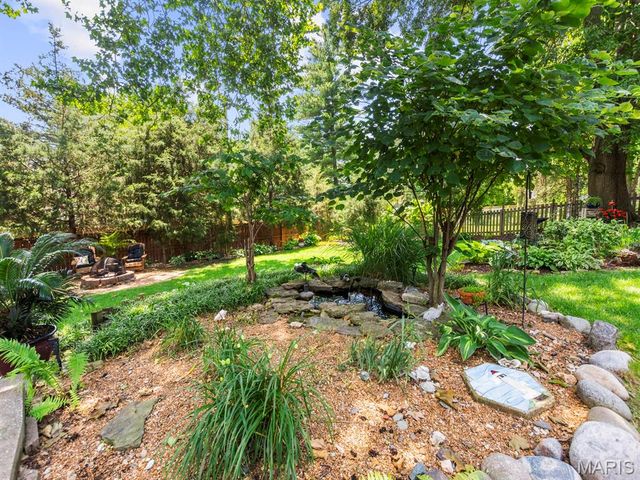 890 Warwick Lane, Glendale, MO 63122