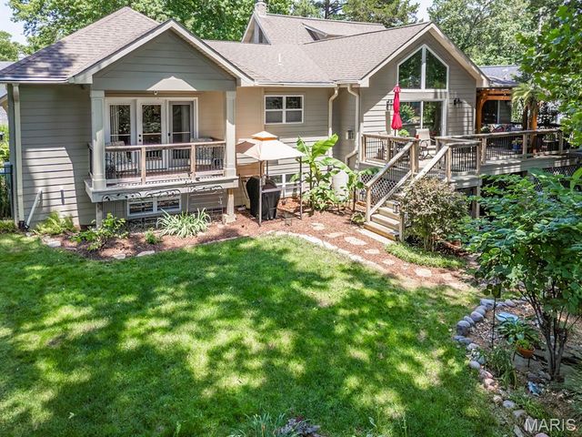 890 Warwick Lane, Glendale, MO 63122