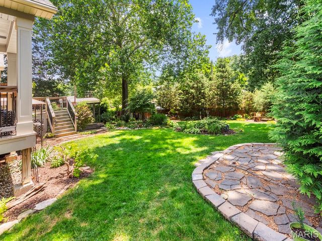 890 Warwick Lane, Glendale, MO 63122