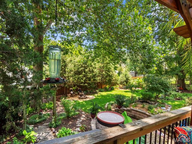 890 Warwick Lane, Glendale, MO 63122