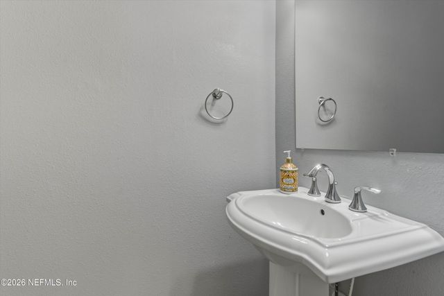 7702 ARDEN LAKES Drive, Jacksonville, FL 32222