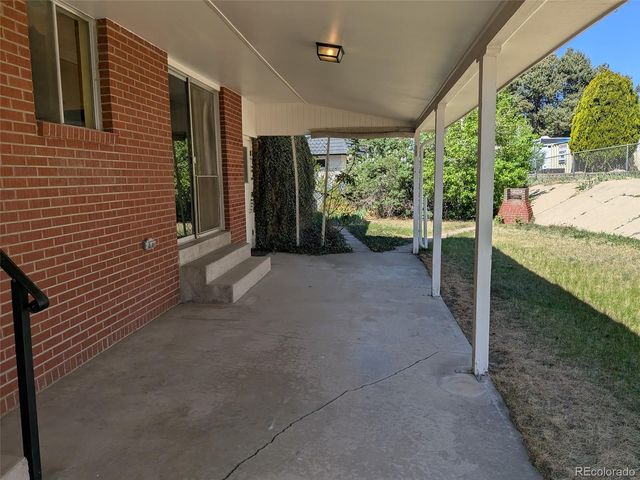 8223 W 62nd Place, Arvada, CO 80004