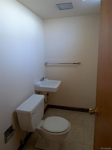 8223 W 62nd Place, Arvada, CO 80004