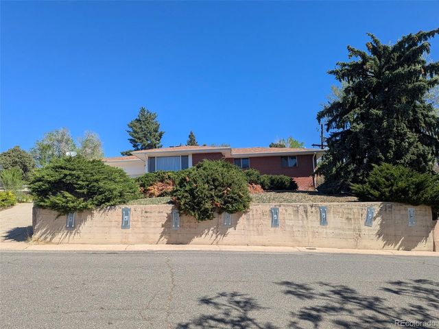 8223 W 62nd Place, Arvada, CO 80004