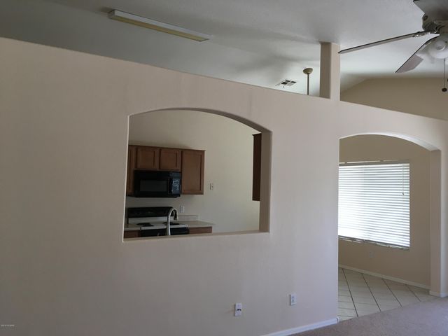7911 W School Hill Place, Tucson, AZ 85743