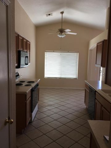 7911 W School Hill Place, Tucson, AZ 85743