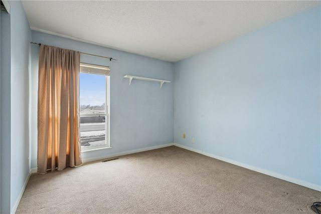 602 Olive Dr NW, Cedar Rapids, IA 52405