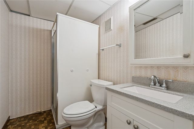 602 Olive Dr NW, Cedar Rapids, IA 52405