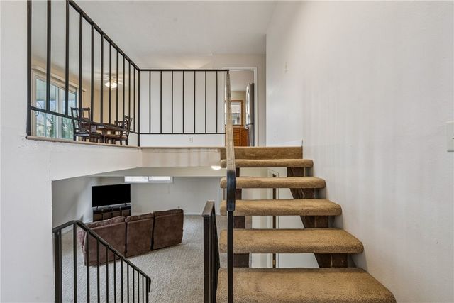 602 Olive Dr NW, Cedar Rapids, IA 52405