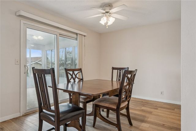 602 Olive Dr NW, Cedar Rapids, IA 52405